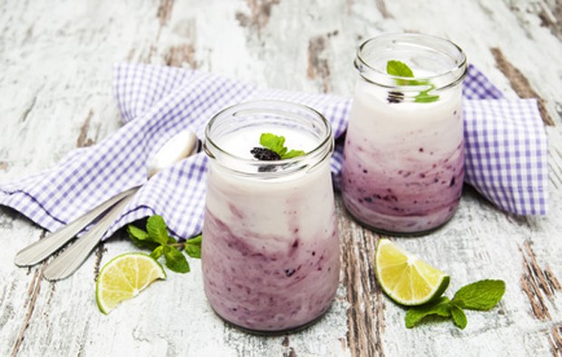 Buttermilchshake mit Beeren