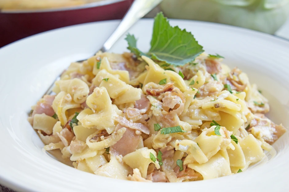 Kohlrabifleckerl mit Schinken