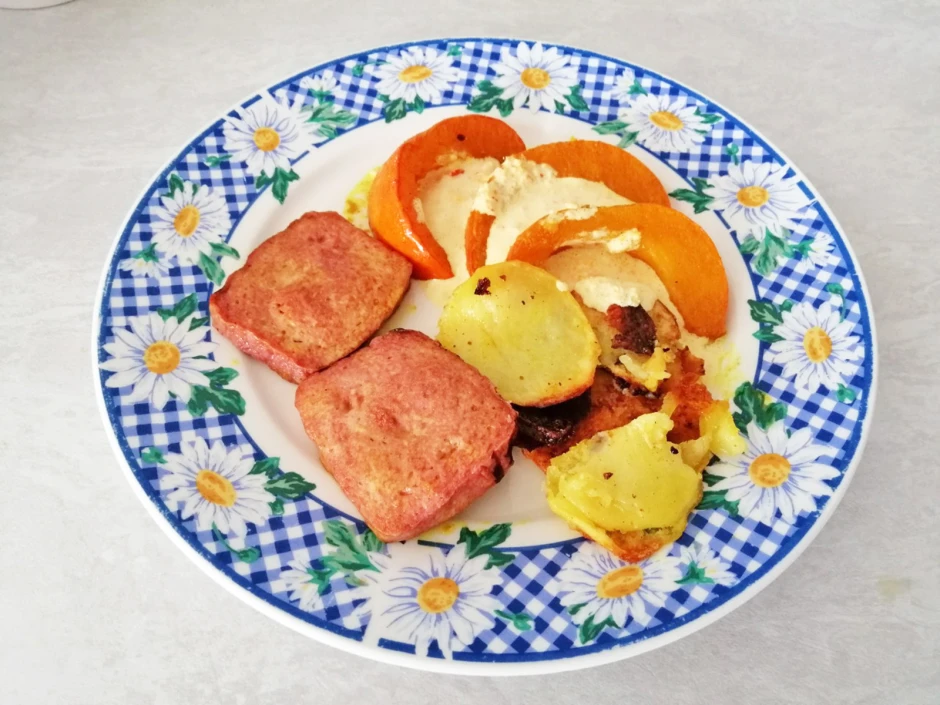 Leberk&auml;se, Kartoffel und K&uuml;rbis aus dem Backofen