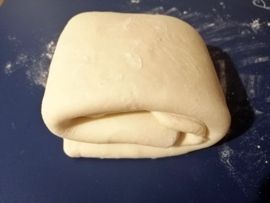 Dinkel-Bl&auml;tterteig