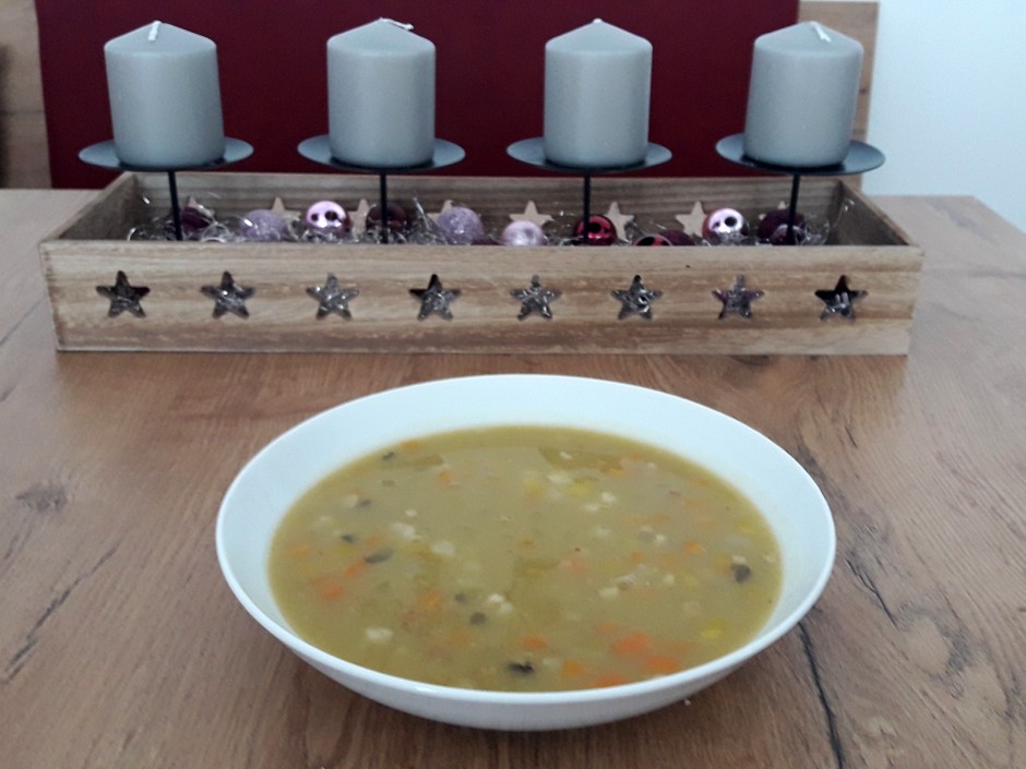 Spalterbsensuppe mit Speck