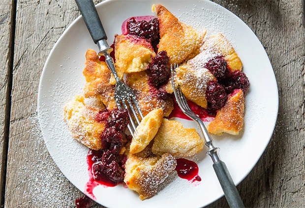 Kaiserschmarren mit Brombeerkompott