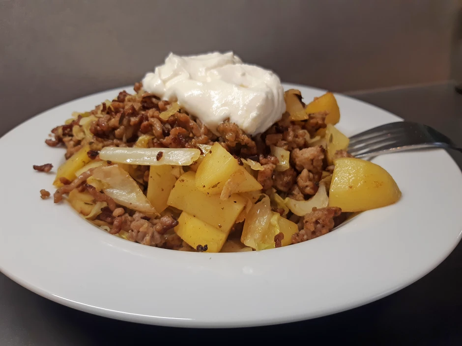 Putenfaschiertes mit Kartoffeln und Kraut