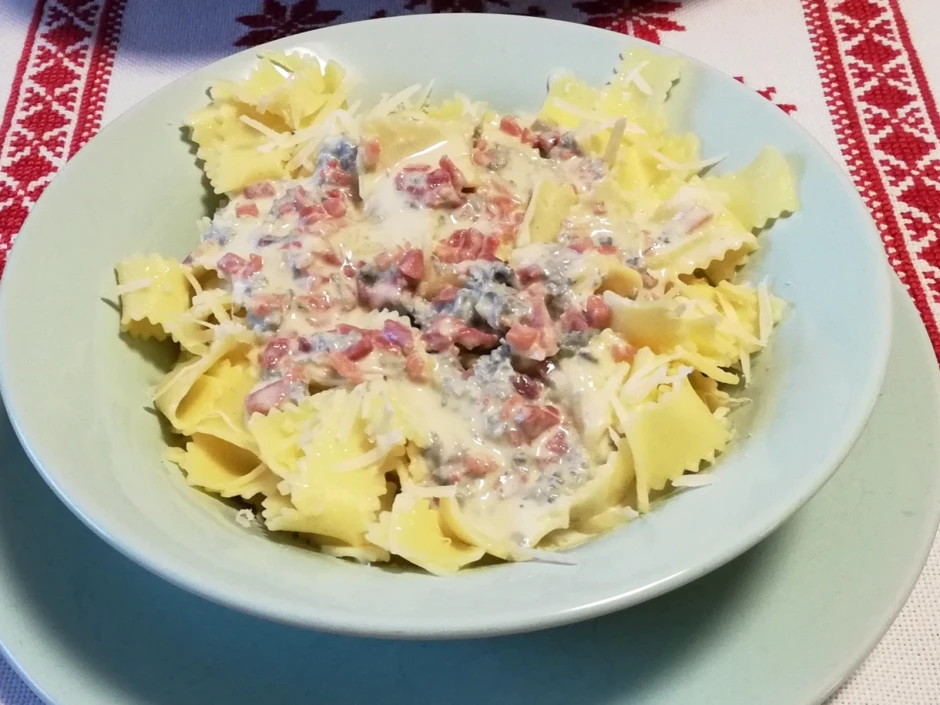 Pasta mit Gailtaler Schinkenspeck und Gorgonzola