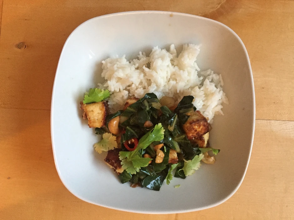 Mangold-Tofu-Wok mit Reis