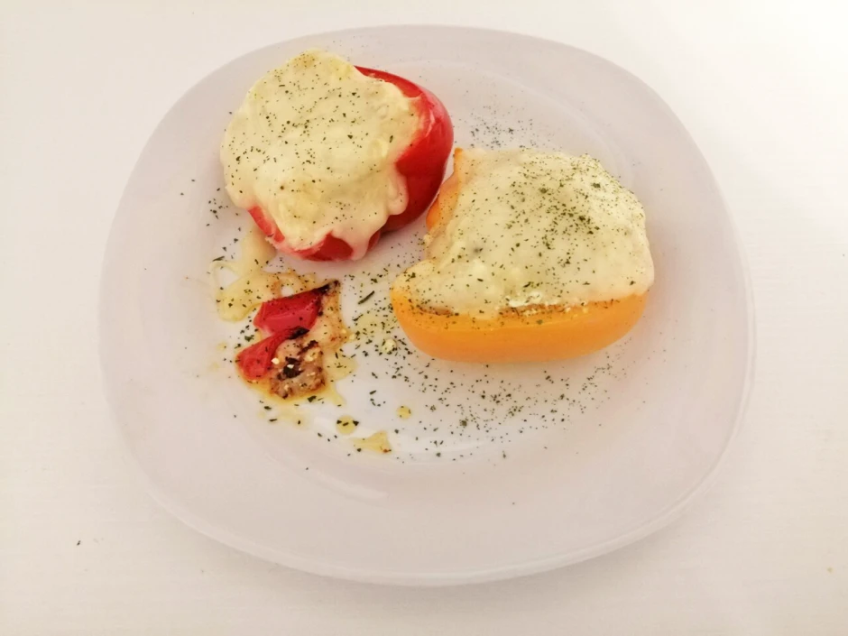 Vegetarisch gef&uuml;llte Paprika