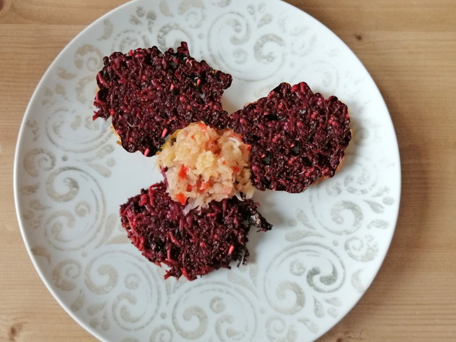 Rote Rüben Kartoffelpuffer mit Kräutern - Rezept