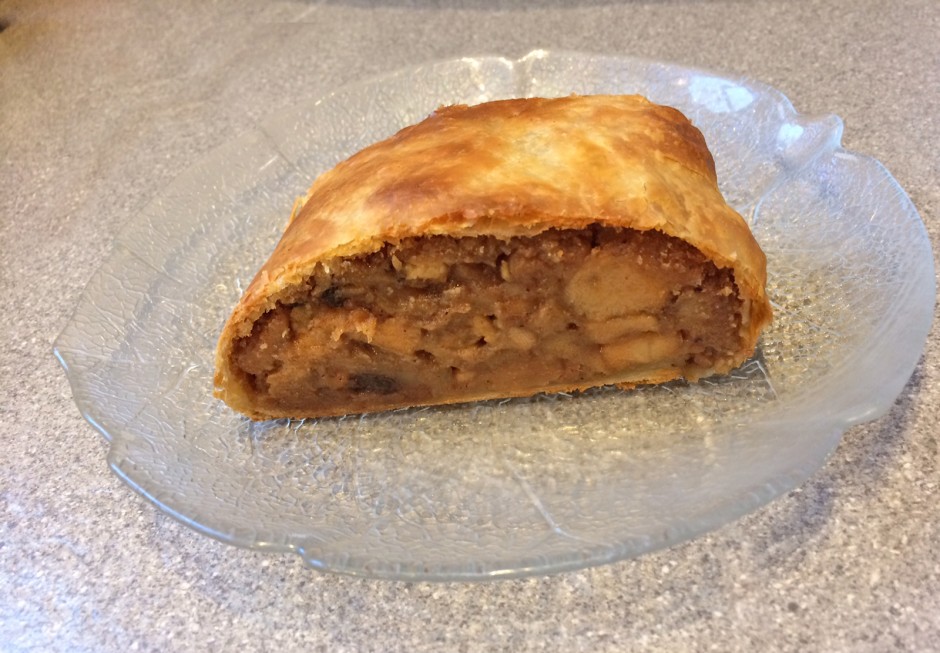 Apfelstrudel mit Marzipan - Rezept