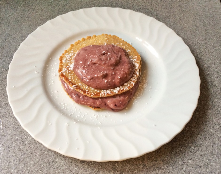 Pancakes mit Kokos und Brombeertopfen