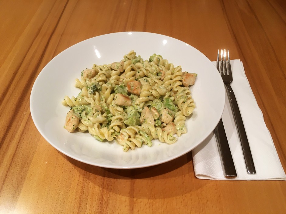 Pasta mit Brokkoli und Hühnerfleisch