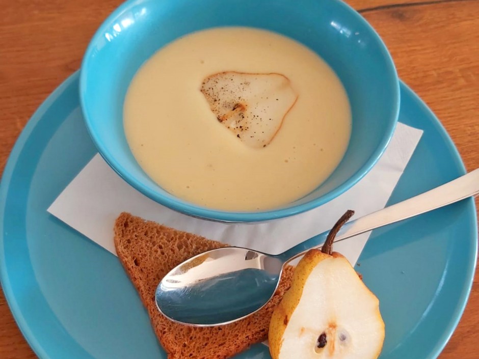Selleriecremesuppe mit Birne