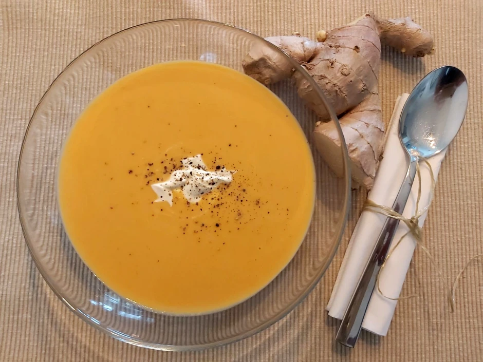 Scharfe w&auml;rmende Karotten-Ingwer-Cremesuppe
