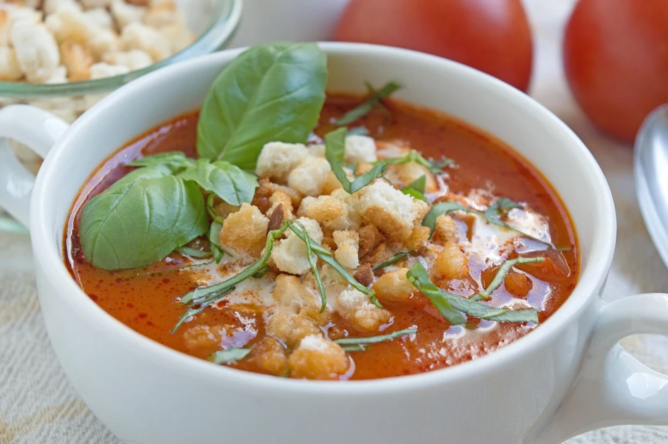 Tomatencremesuppe mit Brotw&uuml;rfel