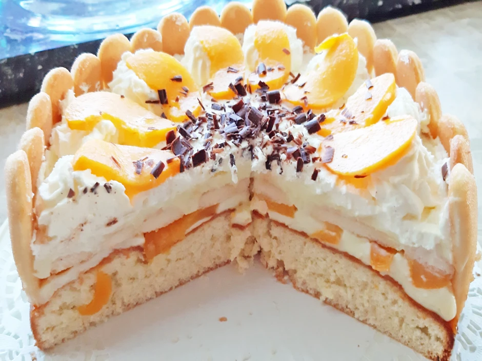 Pfirsichtorte mit Biskotten