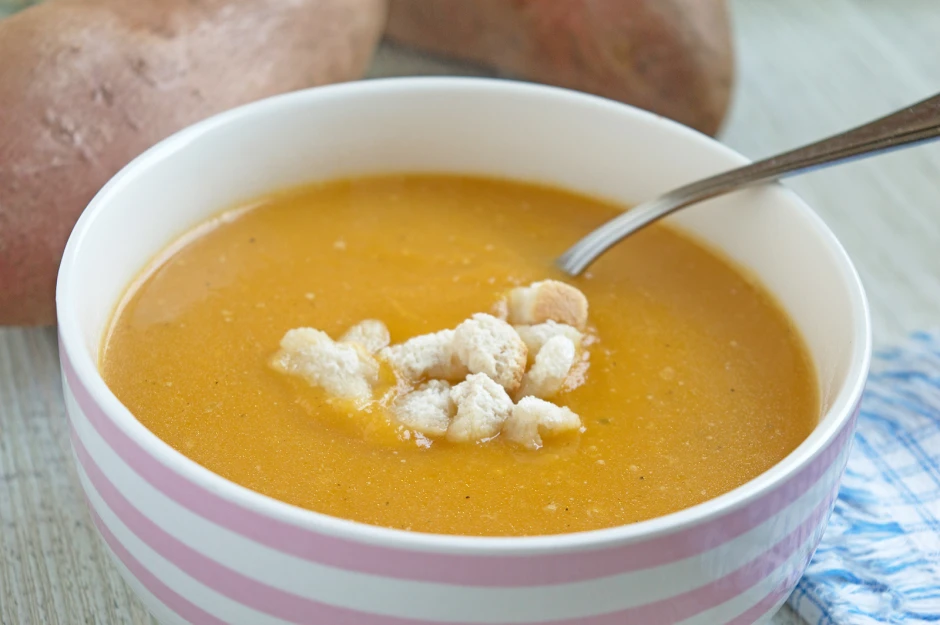 Vegane S&uuml;&szlig;kartoffelsuppe