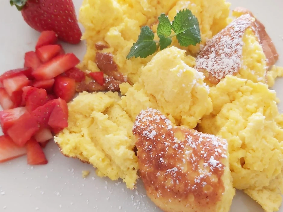 Topfenschmarren mit Erdbeeren