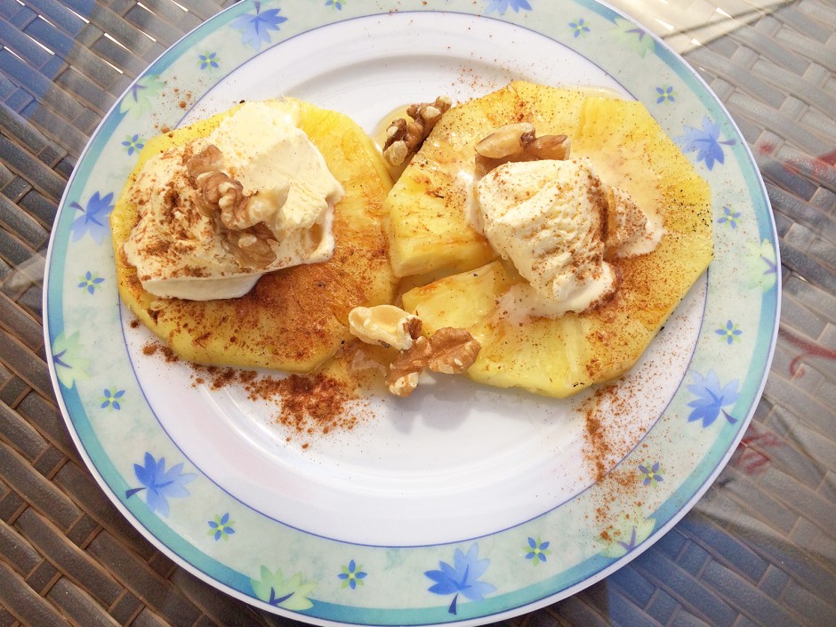 Gegrillte Ananas mit Honig