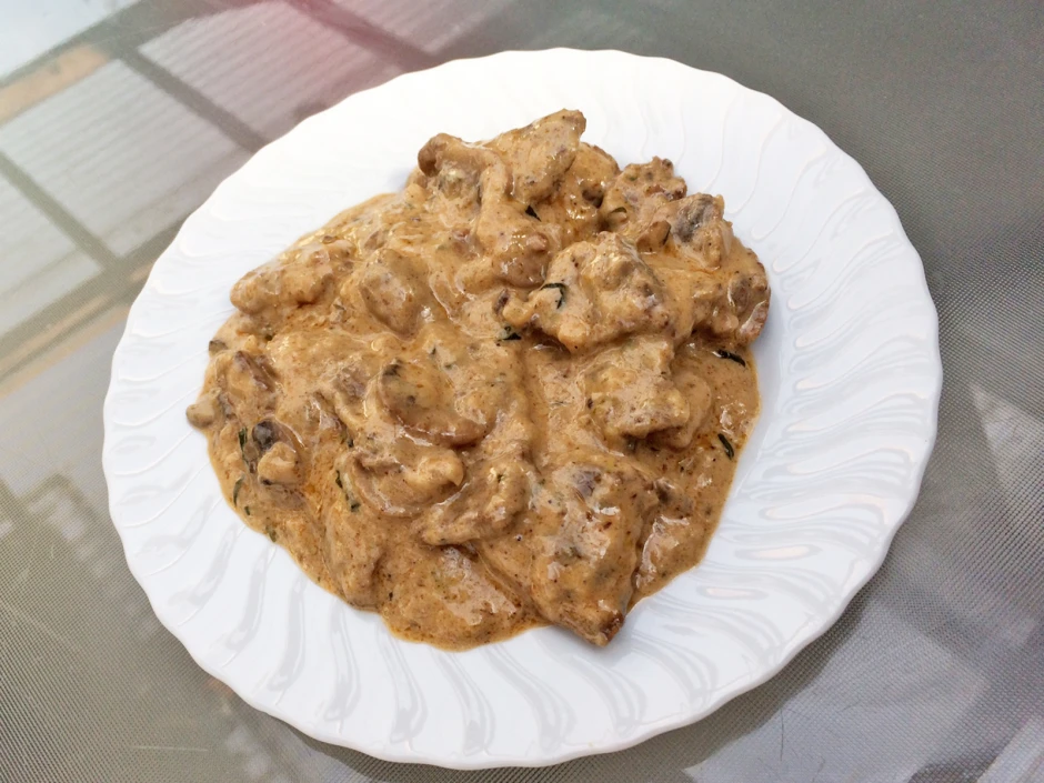 Rindsgeschnetzeltes mit Champignons und Estragon