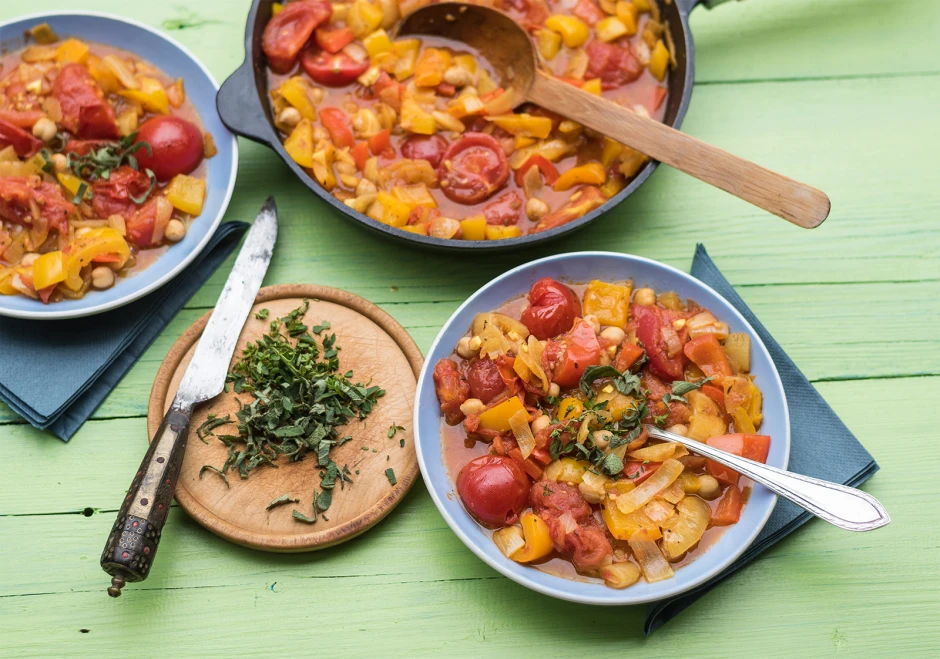 Chakchouka mit Kichererbsen und Salbei