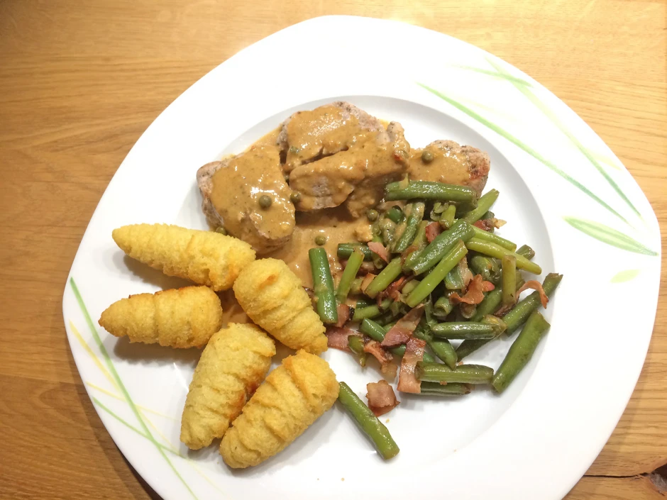 Schweinemedaillons mit Pfefferrahmsauce
