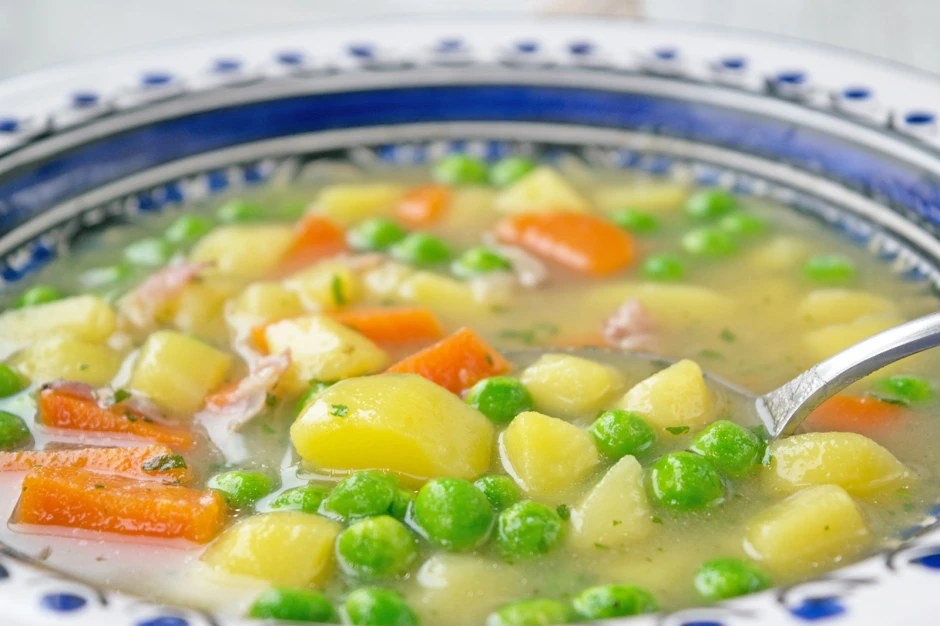 Erbsensuppe im Schnellkochtopf