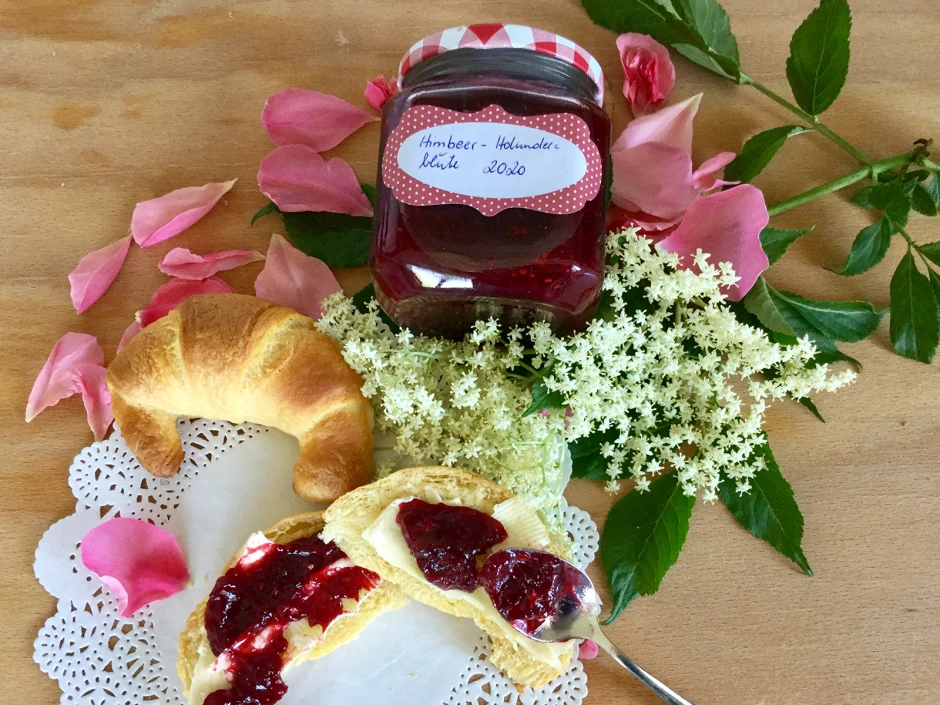 Himbeer-Holunderblütenmarmelade