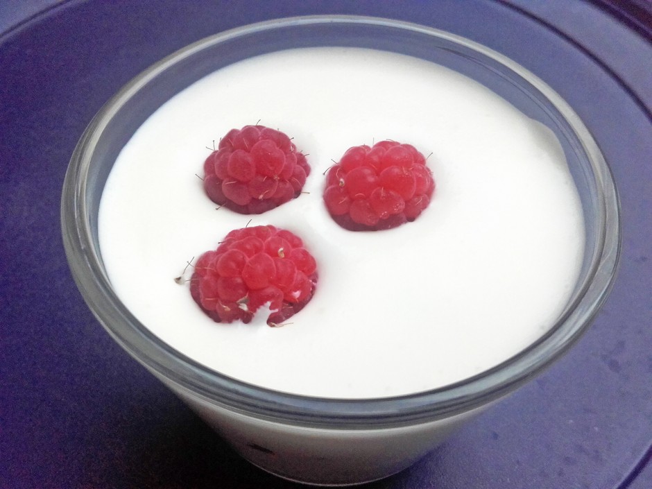 Schnelle Himbeer-Sauerrahmcreme