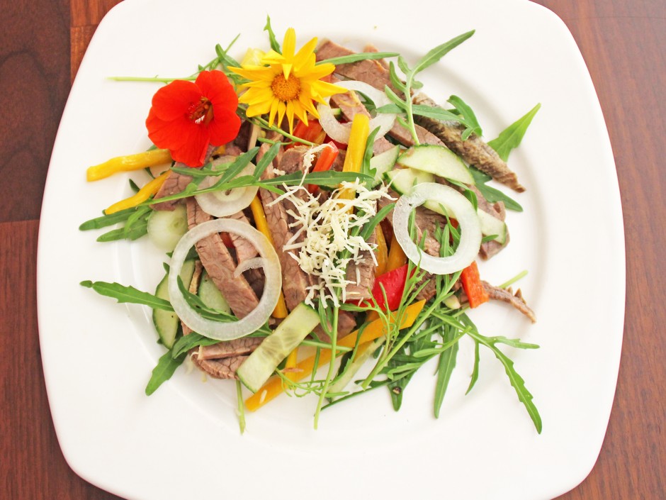 Rindfleischsalat mit Rucola