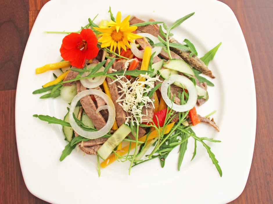 Rindfleischsalat mit Rucola