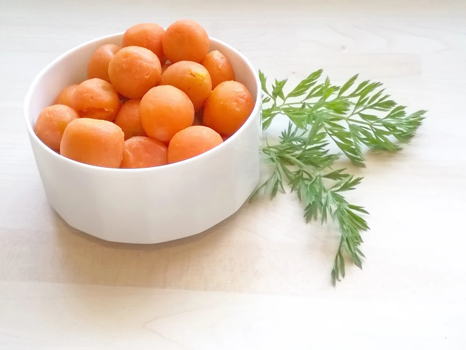 Pariser Karotten mit Mandel&ouml;l und Kardamom