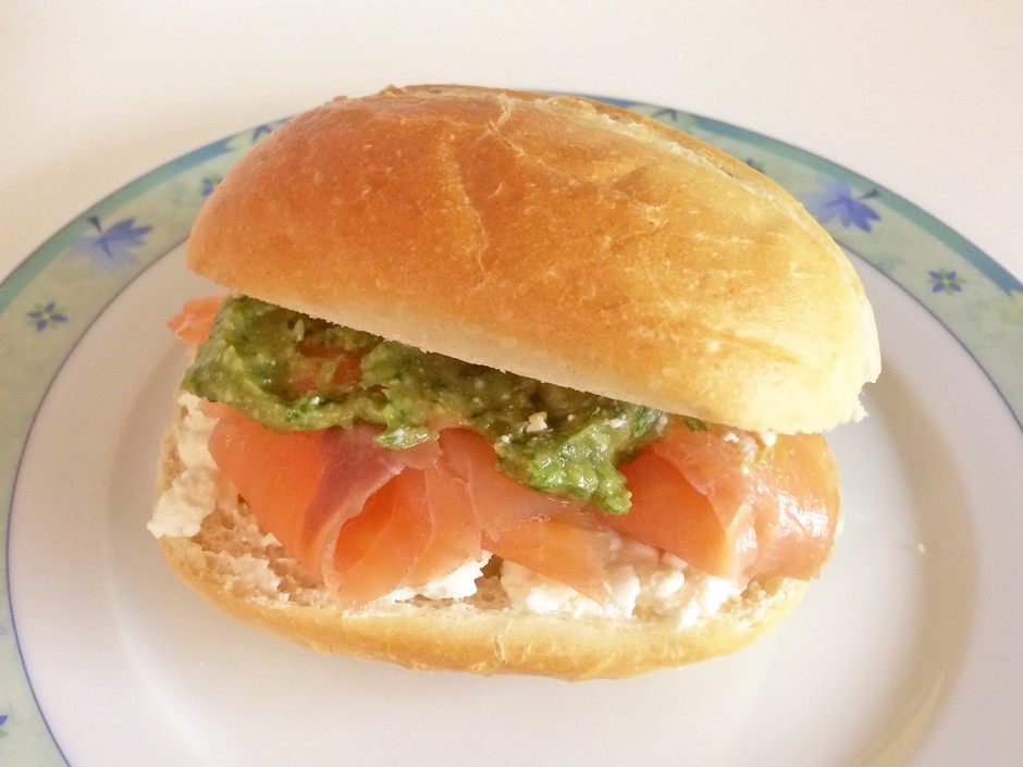 Einfache Lachsbrötchen