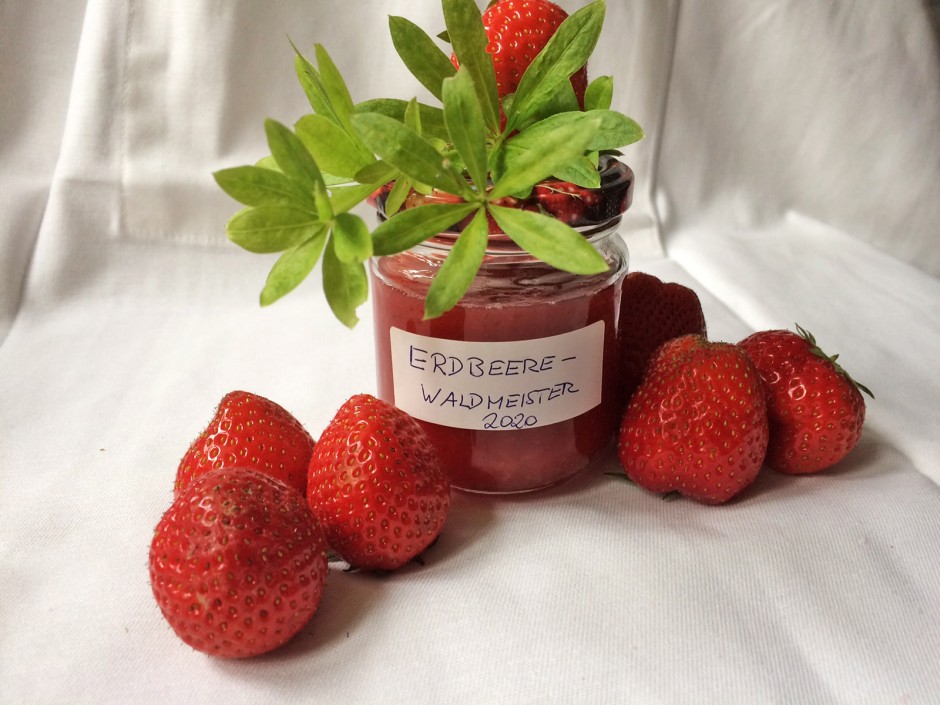 Erdbeermarmelade mit Waldmeister