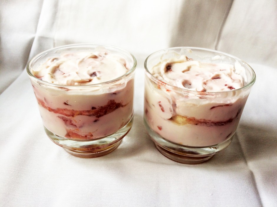 Erdbeertiramisu im Glas