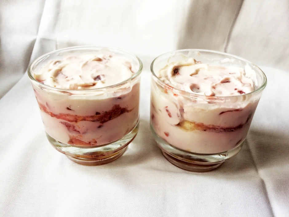 Erdbeertiramisu im Glas
