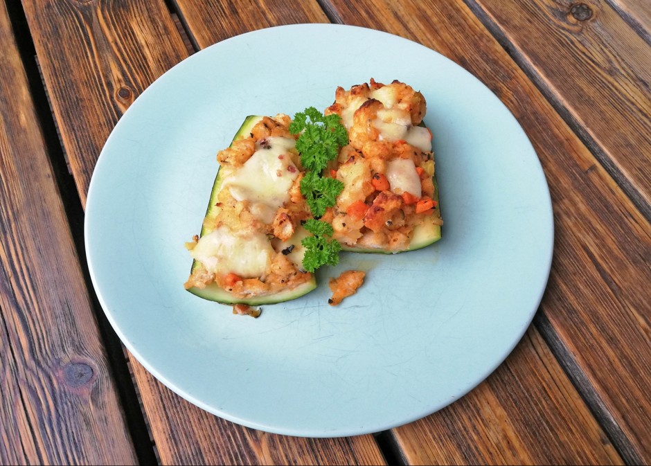 Zucchini mit Semmelfülle