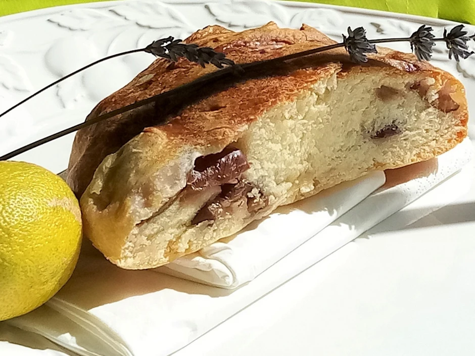 Dinkel-Milchbrot mit Zwetschken aus dem Airfryer