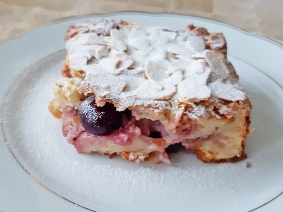 Kirschenauflauf mit Mandeln