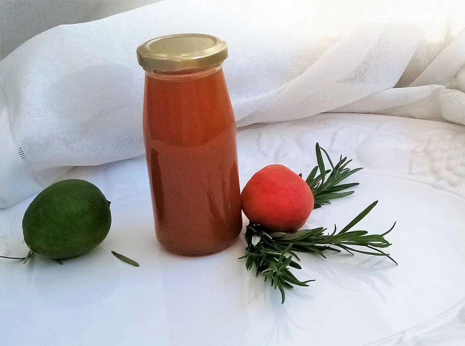 Marillensauce mit Rosmarin