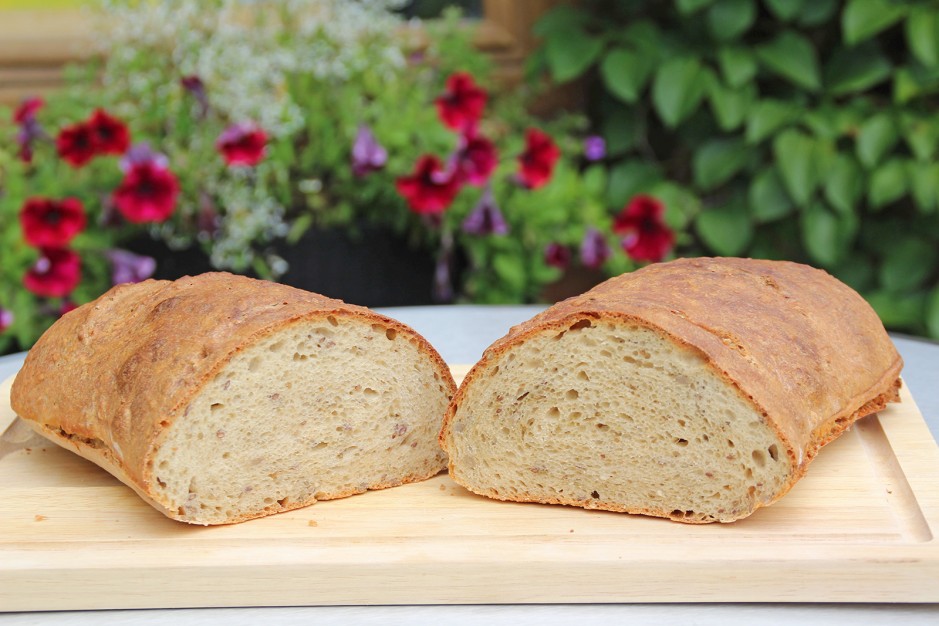 Dinkelbrot mit Körner