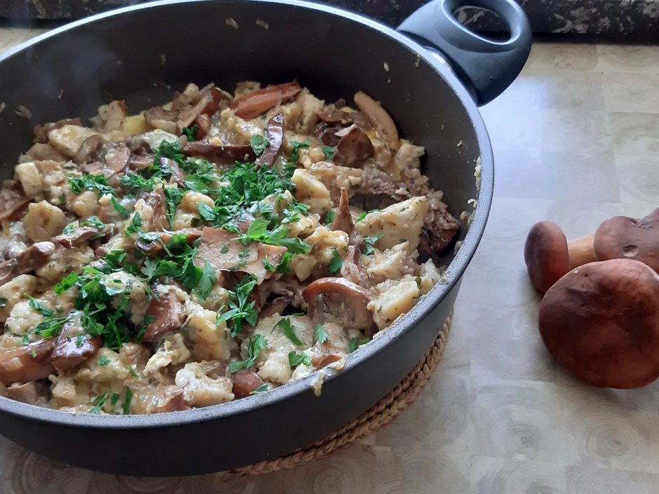 Br&auml;tling-Kn&ouml;delpfanne mit Ei