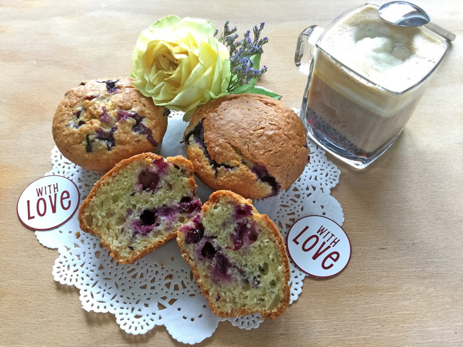Heidelbeermuffins mit Haselnüssen