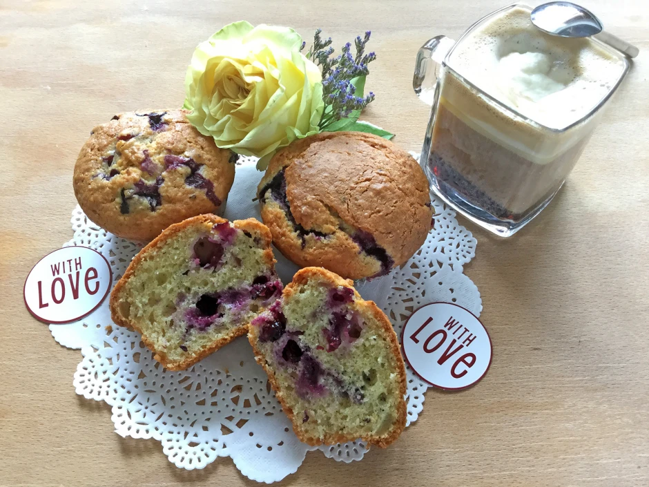 Heidelbeermuffins mit Haselnüssen