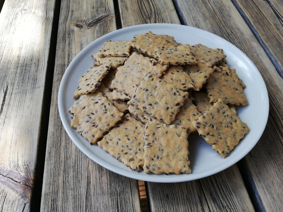 Salzige Leinsamencracker