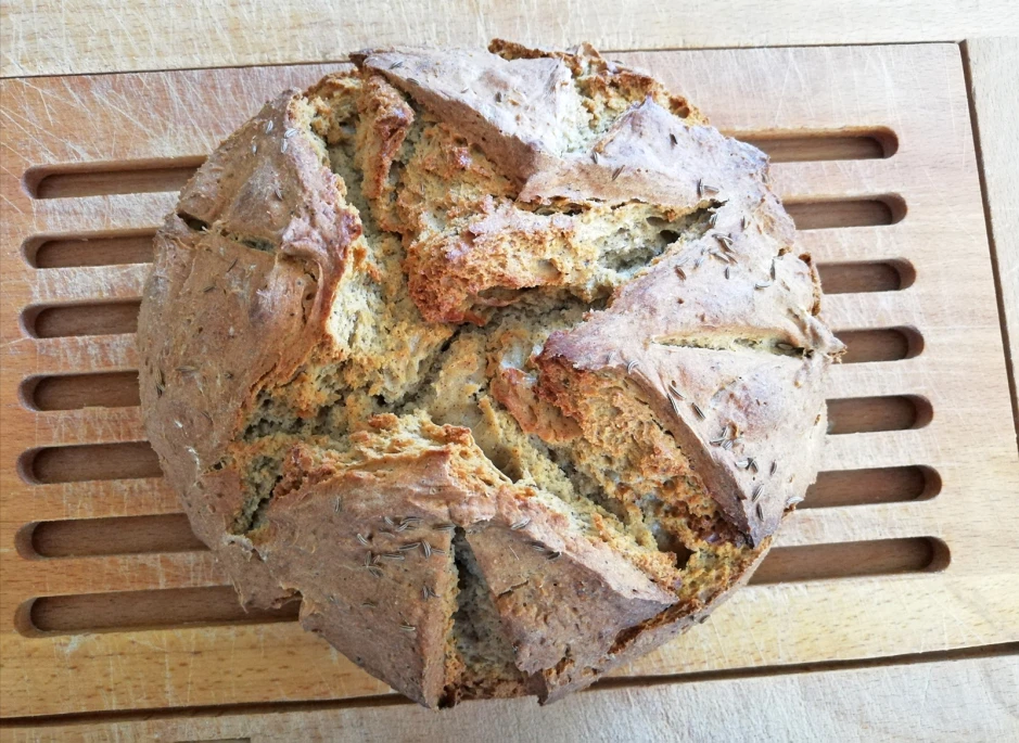 Roggen-Dinkelbrot mit Joghurt