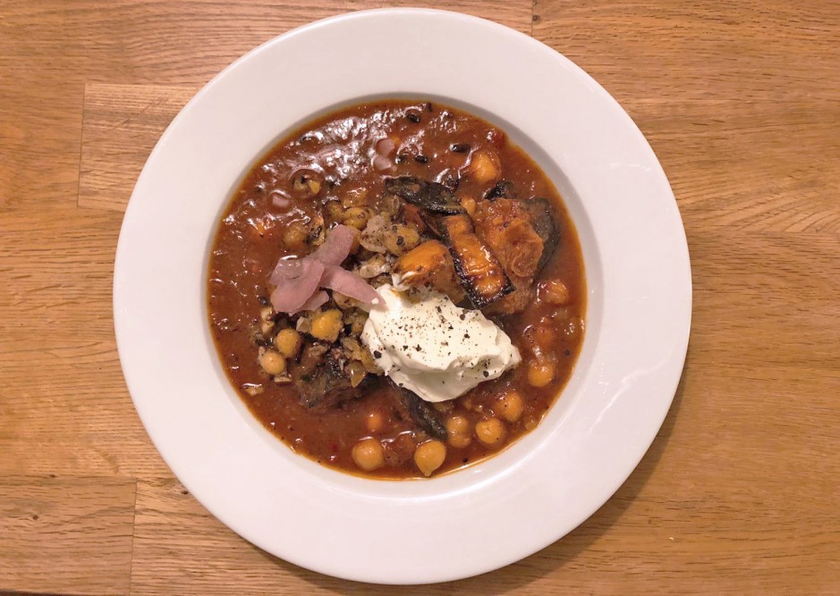 Kichererbsencurry mit karamellisierten Zwiebeln