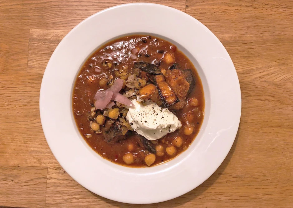Kichererbsencurry mit karamellisierten Zwiebeln