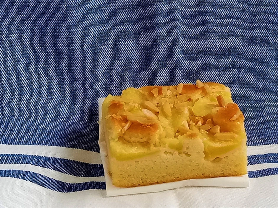 Zitronenkuchen mit &Auml;pfeln