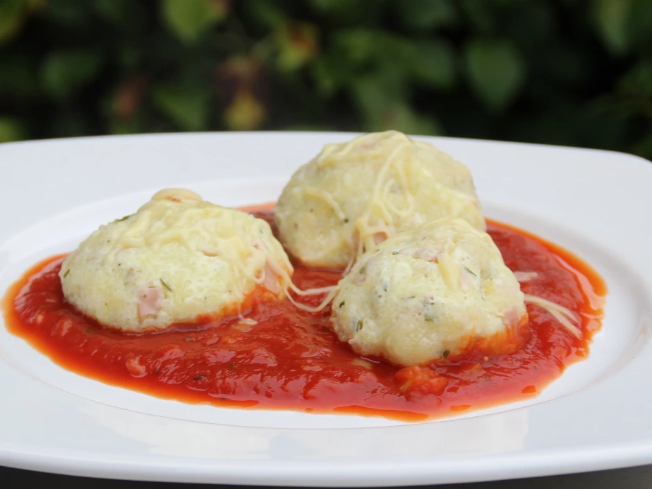Topfen-Schinken Kn&ouml;del