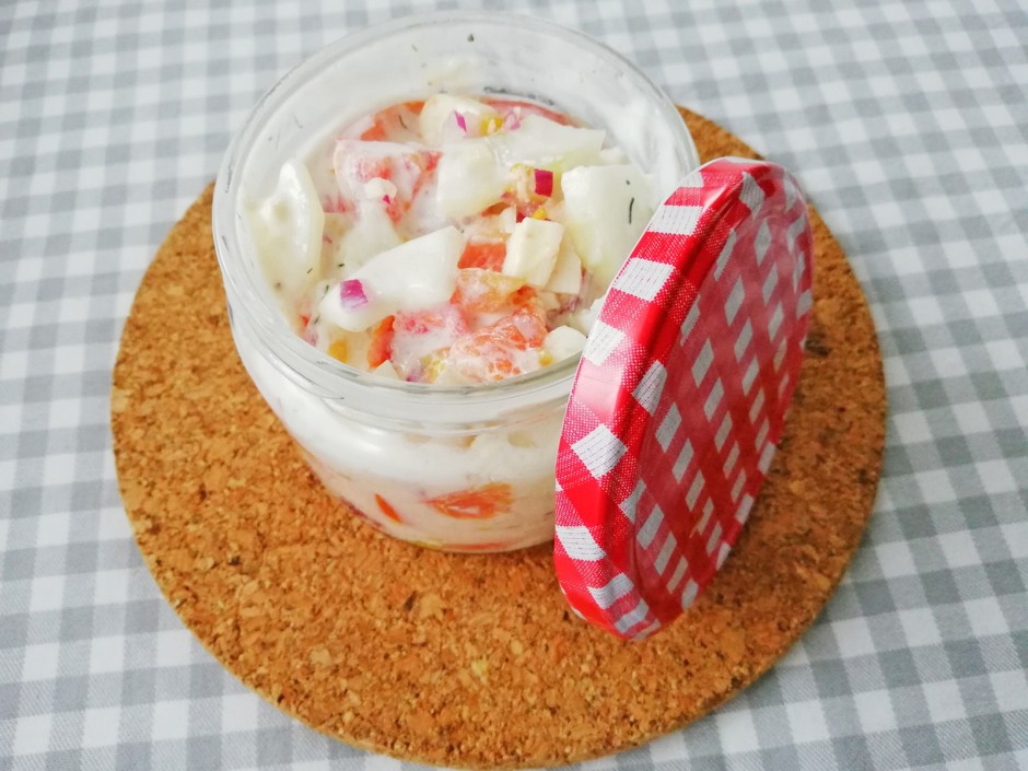 Gurkensalat mit Mozzarella to go