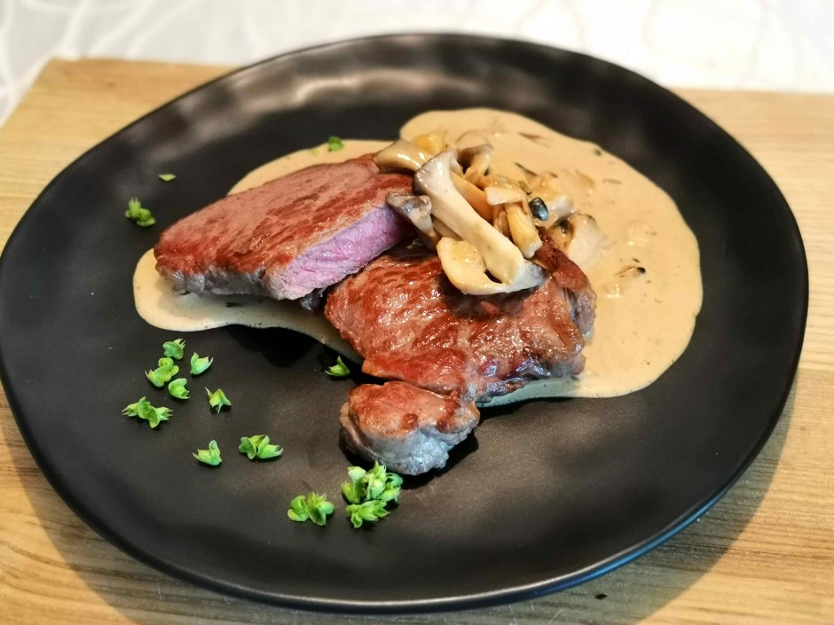 Cremige Kräuterseitlinger mit Entrecôte